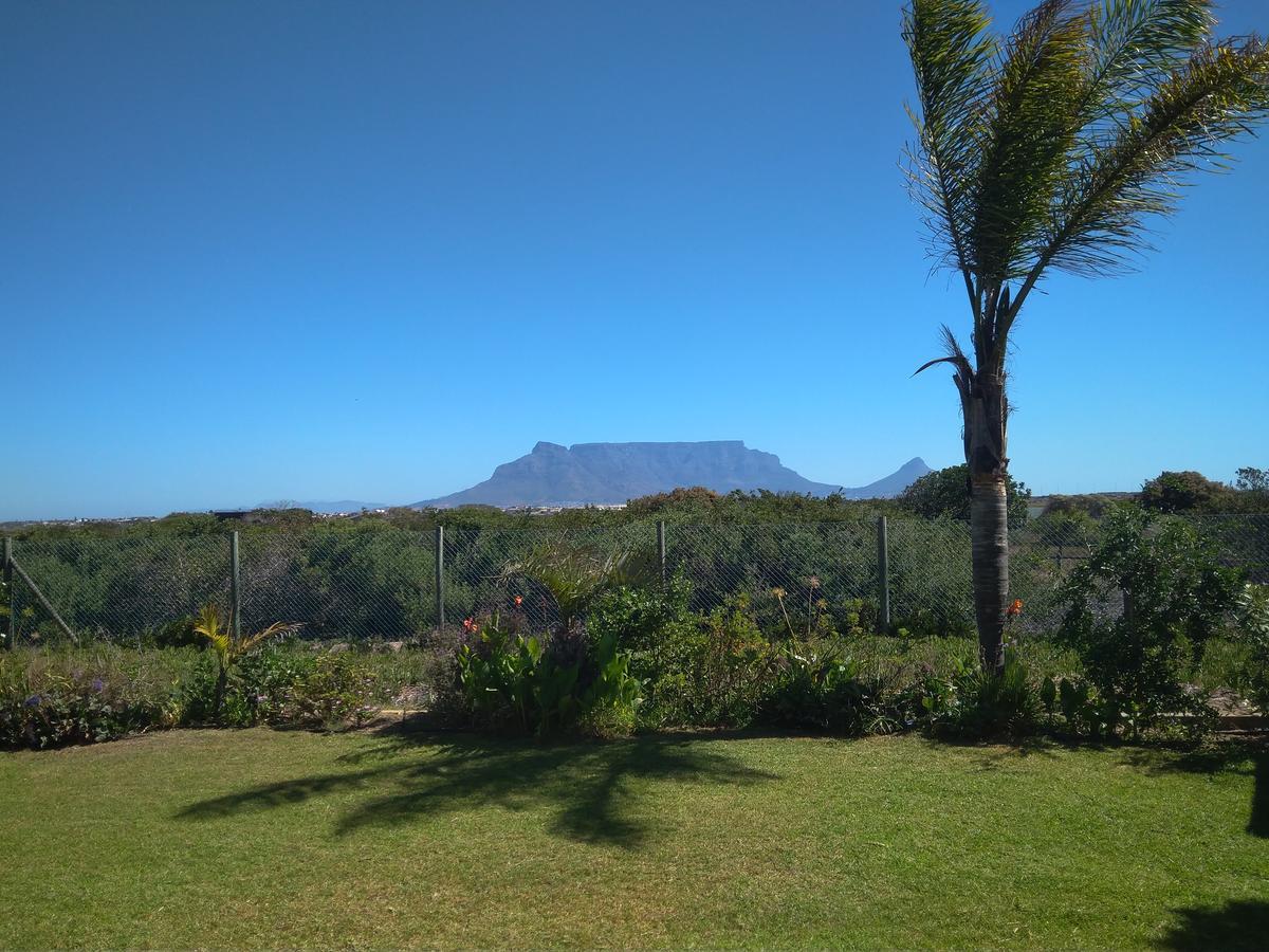 Cape Oasis Guesthouse Bloubergstrand Εξωτερικό φωτογραφία